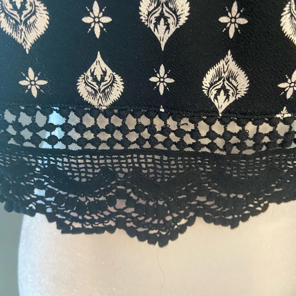 Mason + Mackenzie black and white cami shirt - Picture 7 of 7